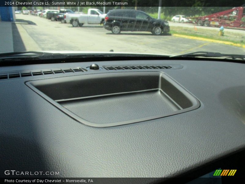 Summit White / Jet Black/Medium Titanium 2014 Chevrolet Cruze LS