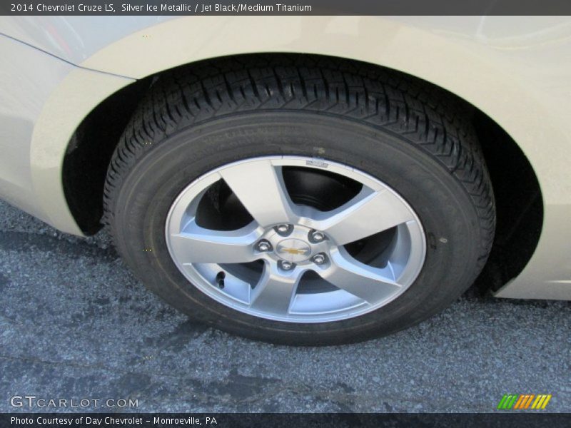 Silver Ice Metallic / Jet Black/Medium Titanium 2014 Chevrolet Cruze LS