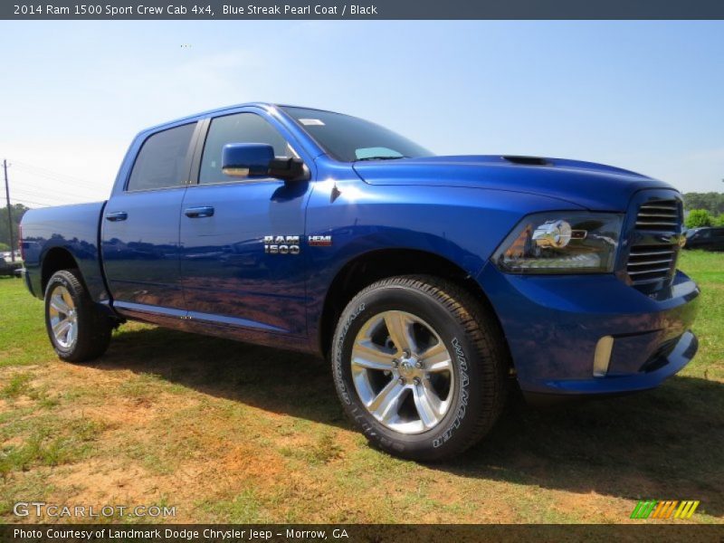 Front 3/4 View of 2014 1500 Sport Crew Cab 4x4
