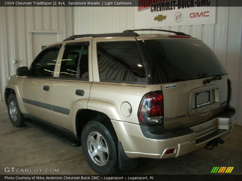 Sandstone Metallic / Light Cashmere 2004 Chevrolet TrailBlazer LS 4x4