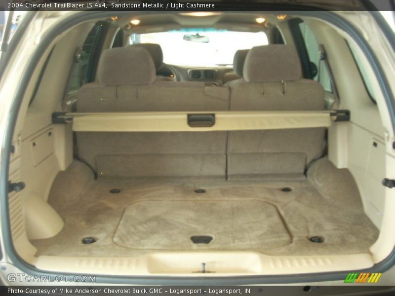 Sandstone Metallic / Light Cashmere 2004 Chevrolet TrailBlazer LS 4x4