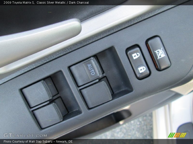 Classic Silver Metallic / Dark Charcoal 2009 Toyota Matrix S