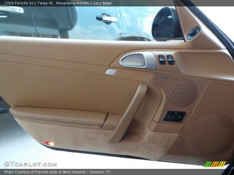 Door Panel of 2009 911 Targa 4S