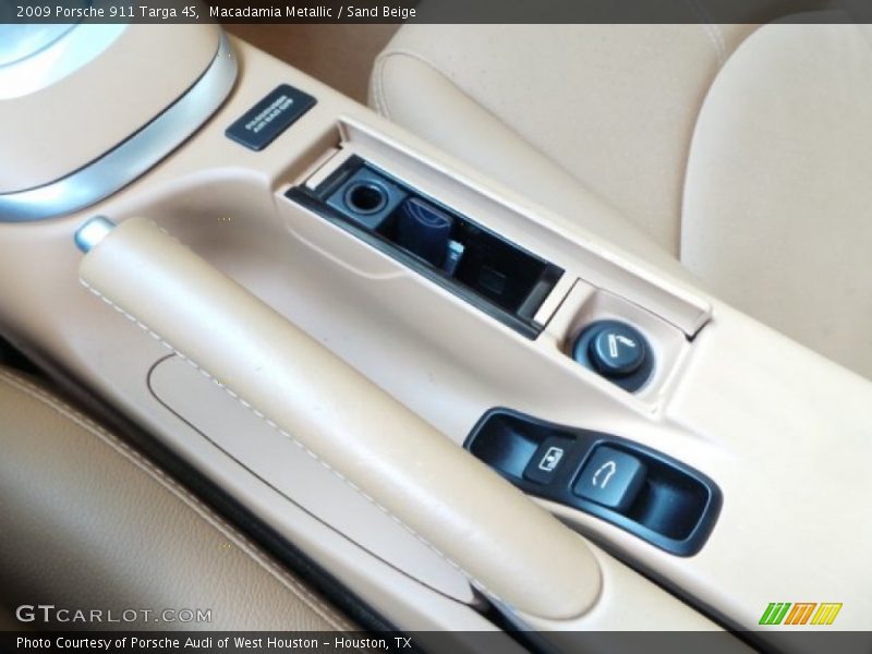 Controls of 2009 911 Targa 4S
