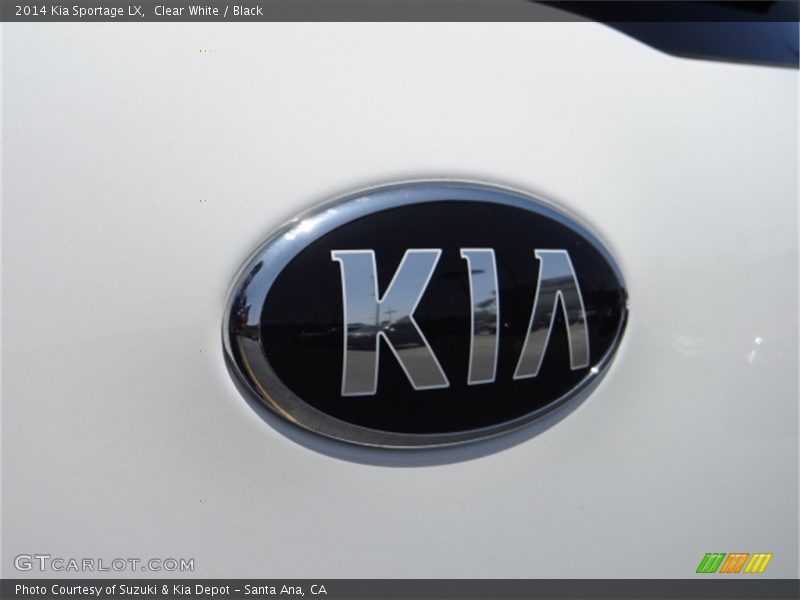 Clear White / Black 2014 Kia Sportage LX