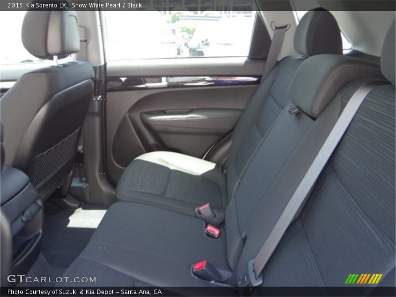 Snow White Pearl / Black 2015 Kia Sorento LX