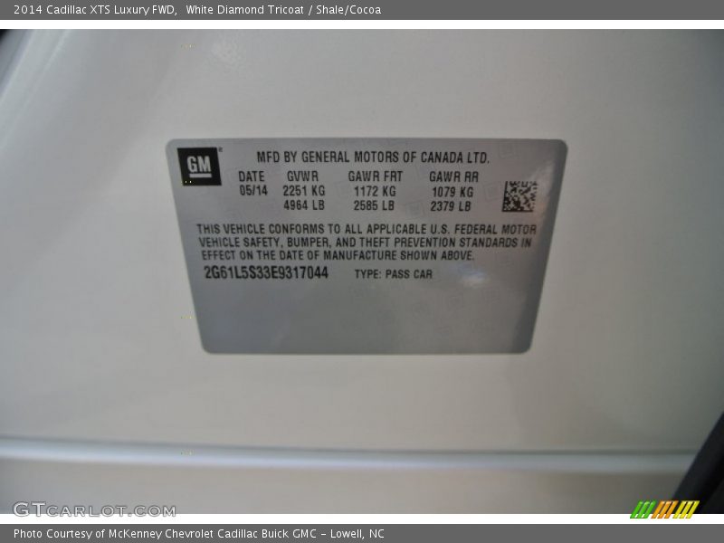 White Diamond Tricoat / Shale/Cocoa 2014 Cadillac XTS Luxury FWD