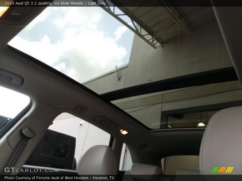Ice Silver Metallic / Light Grey 2010 Audi Q5 3.2 quattro