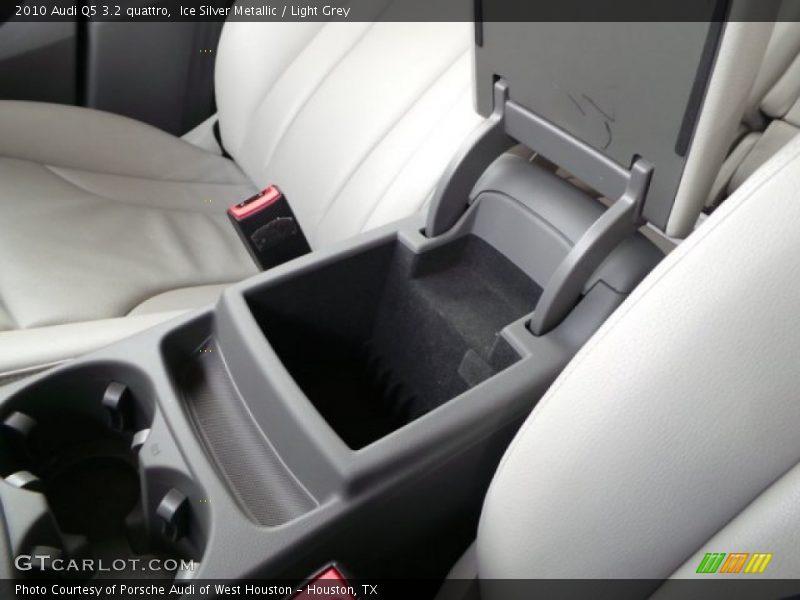 Ice Silver Metallic / Light Grey 2010 Audi Q5 3.2 quattro