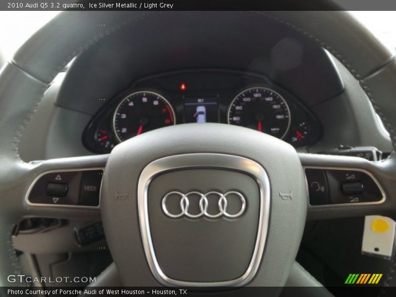 Ice Silver Metallic / Light Grey 2010 Audi Q5 3.2 quattro