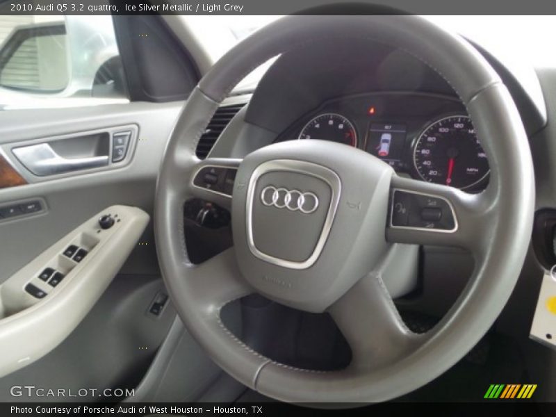 Ice Silver Metallic / Light Grey 2010 Audi Q5 3.2 quattro