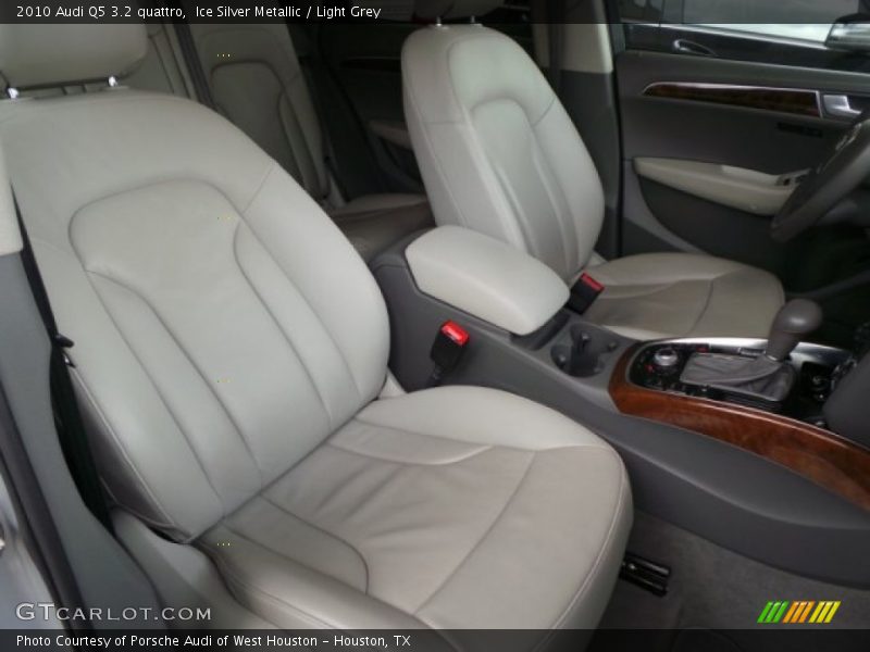 Ice Silver Metallic / Light Grey 2010 Audi Q5 3.2 quattro