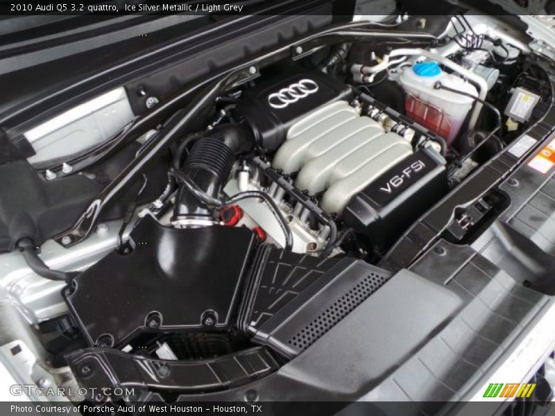 Ice Silver Metallic / Light Grey 2010 Audi Q5 3.2 quattro
