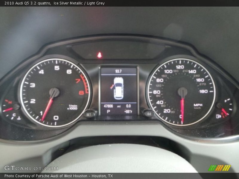 Ice Silver Metallic / Light Grey 2010 Audi Q5 3.2 quattro