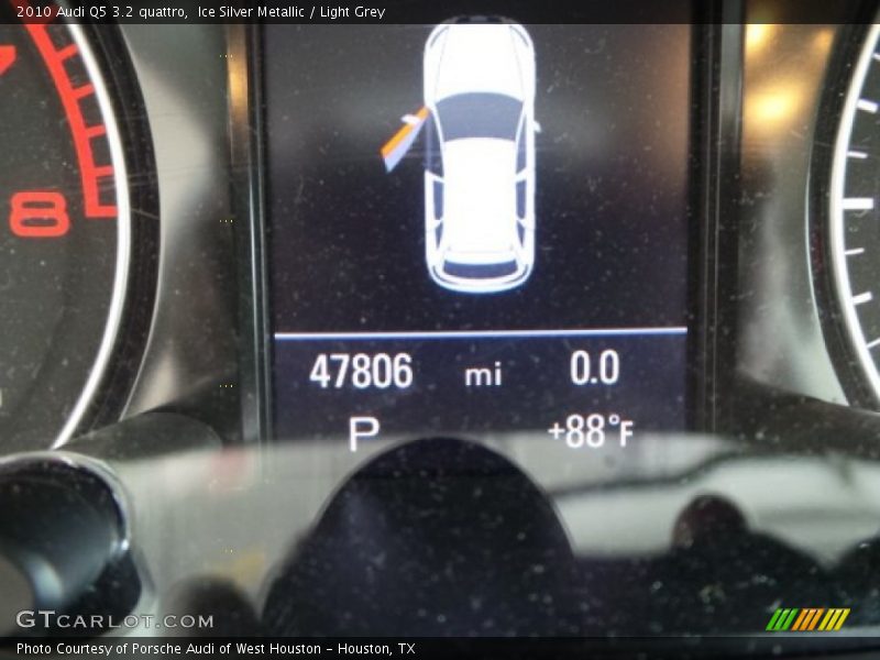 Ice Silver Metallic / Light Grey 2010 Audi Q5 3.2 quattro