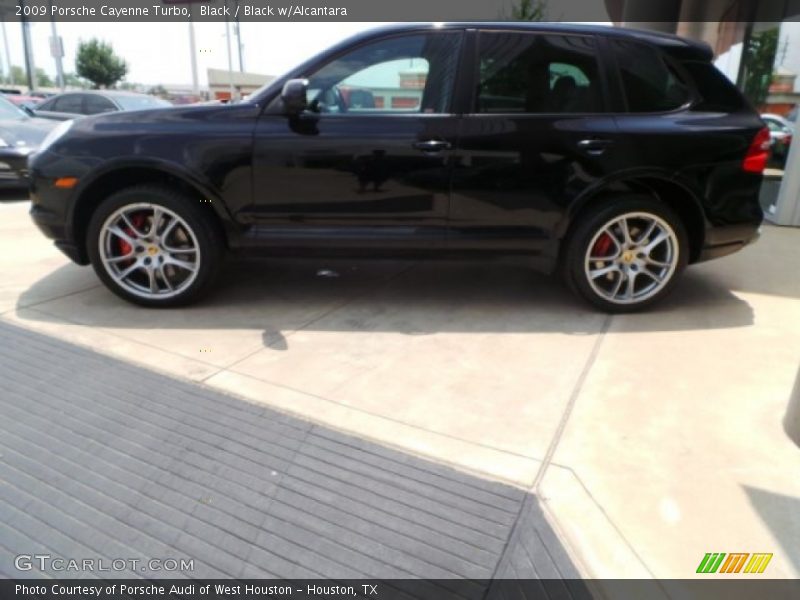 Black / Black w/Alcantara 2009 Porsche Cayenne Turbo