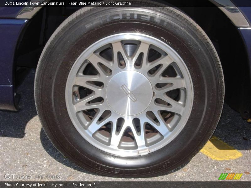 Pearl Blue Metallic / Light Graphite 2001 Lincoln Town Car Signature