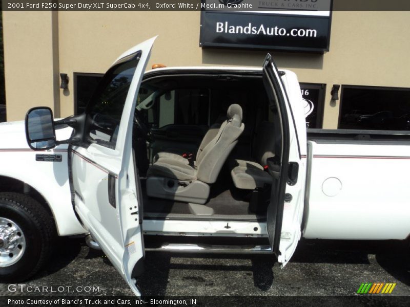 Oxford White / Medium Graphite 2001 Ford F250 Super Duty XLT SuperCab 4x4