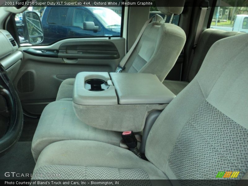 Oxford White / Medium Graphite 2001 Ford F250 Super Duty XLT SuperCab 4x4