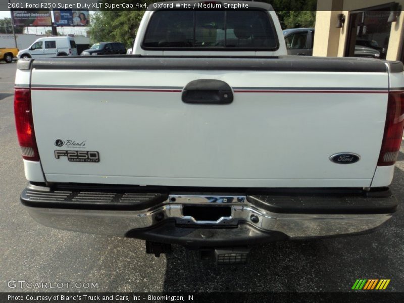 Oxford White / Medium Graphite 2001 Ford F250 Super Duty XLT SuperCab 4x4