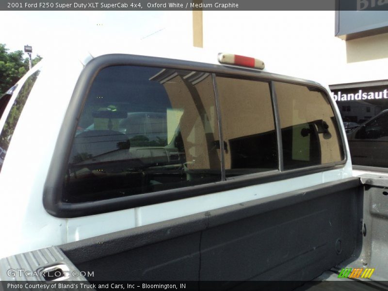 Oxford White / Medium Graphite 2001 Ford F250 Super Duty XLT SuperCab 4x4