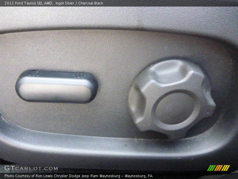 Ingot Silver / Charcoal Black 2011 Ford Taurus SEL AWD