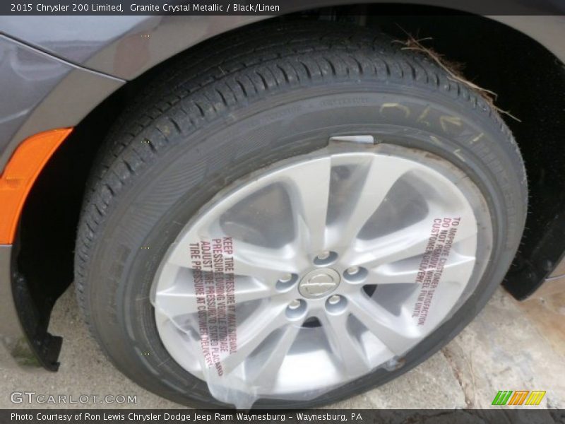 Granite Crystal Metallic / Black/Linen 2015 Chrysler 200 Limited