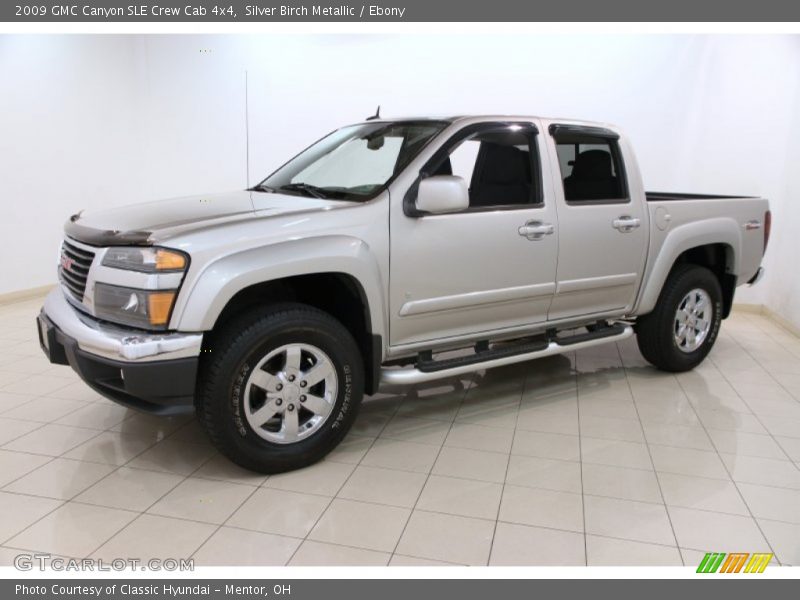 Front 3/4 View of 2009 Canyon SLE Crew Cab 4x4