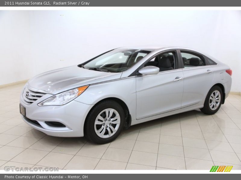Front 3/4 View of 2011 Sonata GLS