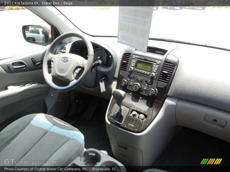 Dashboard of 2011 Sedona EX