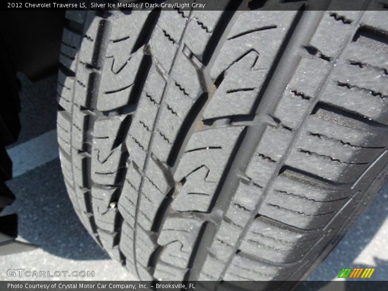 Silver Ice Metallic / Dark Gray/Light Gray 2012 Chevrolet Traverse LS