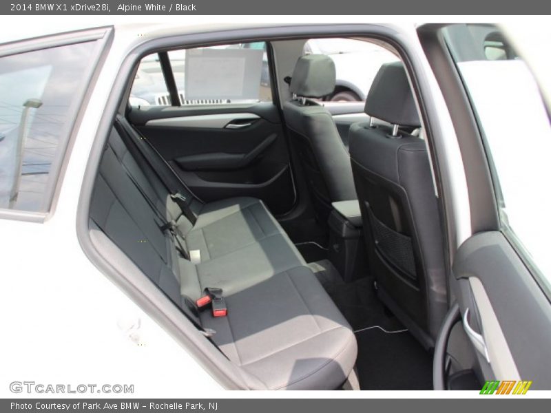 Alpine White / Black 2014 BMW X1 xDrive28i