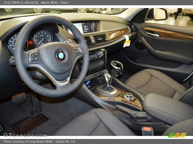 Alpine White / Black 2015 BMW X1 sDrive28i