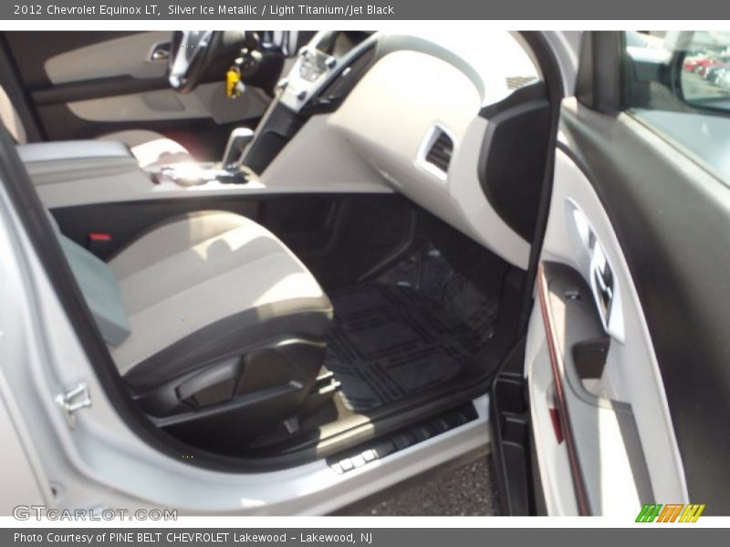 Silver Ice Metallic / Light Titanium/Jet Black 2012 Chevrolet Equinox LT