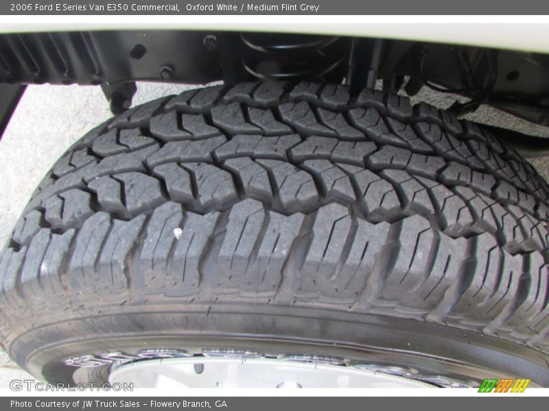 Oxford White / Medium Flint Grey 2006 Ford E Series Van E350 Commercial