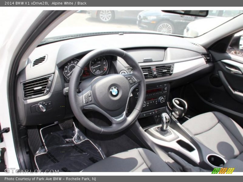 Alpine White / Black 2014 BMW X1 xDrive28i