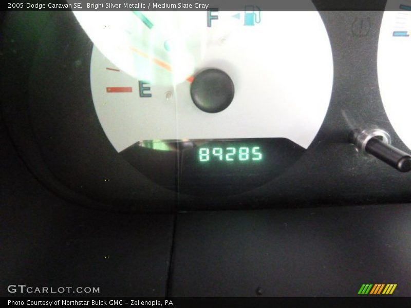 Bright Silver Metallic / Medium Slate Gray 2005 Dodge Caravan SE