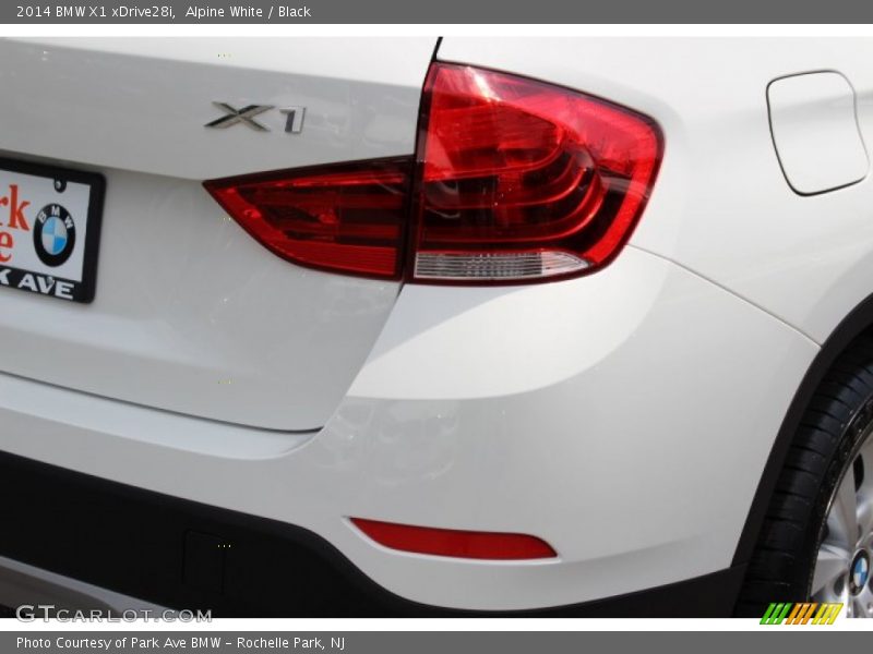 Alpine White / Black 2014 BMW X1 xDrive28i