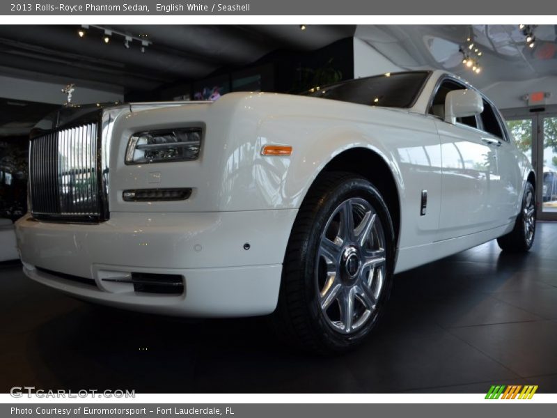 English White / Seashell 2013 Rolls-Royce Phantom Sedan