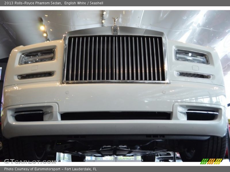 English White / Seashell 2013 Rolls-Royce Phantom Sedan