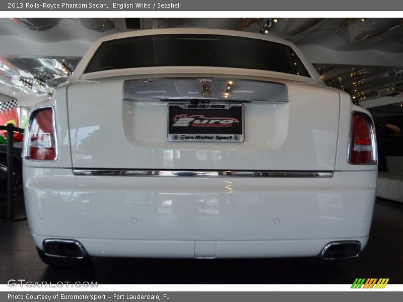 English White / Seashell 2013 Rolls-Royce Phantom Sedan