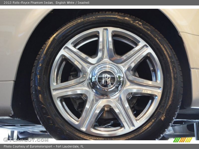 English White / Seashell 2013 Rolls-Royce Phantom Sedan