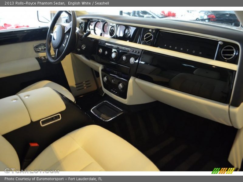 English White / Seashell 2013 Rolls-Royce Phantom Sedan