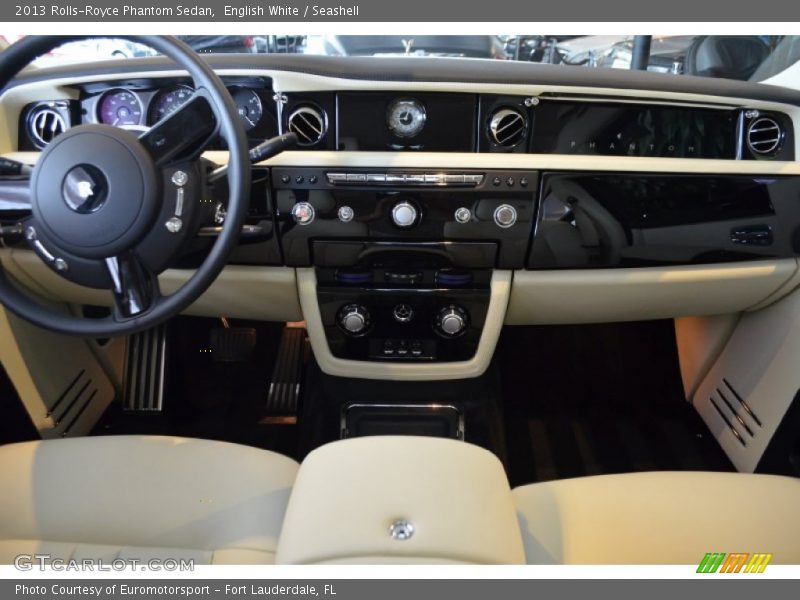 English White / Seashell 2013 Rolls-Royce Phantom Sedan