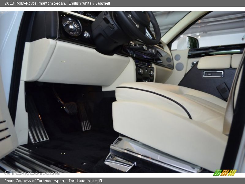 English White / Seashell 2013 Rolls-Royce Phantom Sedan