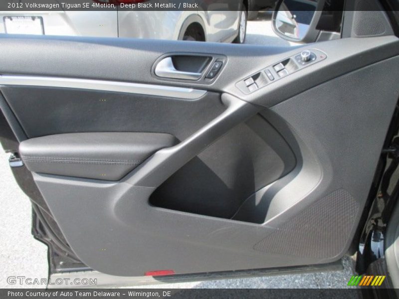 Deep Black Metallic / Black 2012 Volkswagen Tiguan SE 4Motion