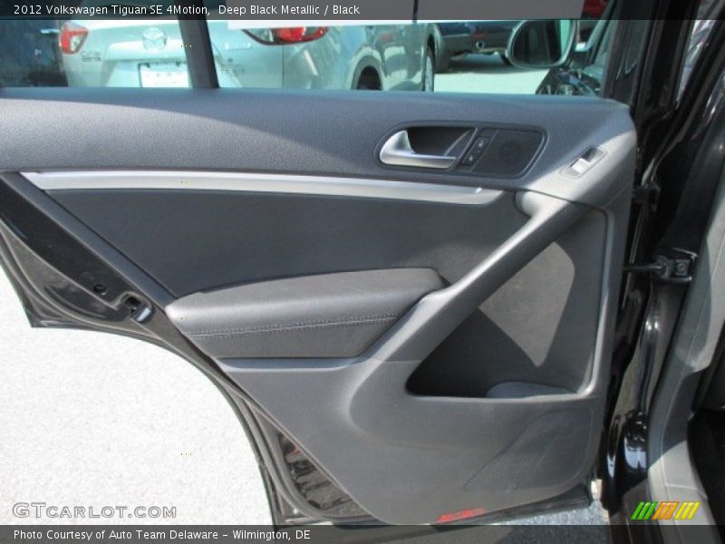 Deep Black Metallic / Black 2012 Volkswagen Tiguan SE 4Motion