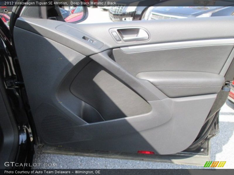 Deep Black Metallic / Black 2012 Volkswagen Tiguan SE 4Motion