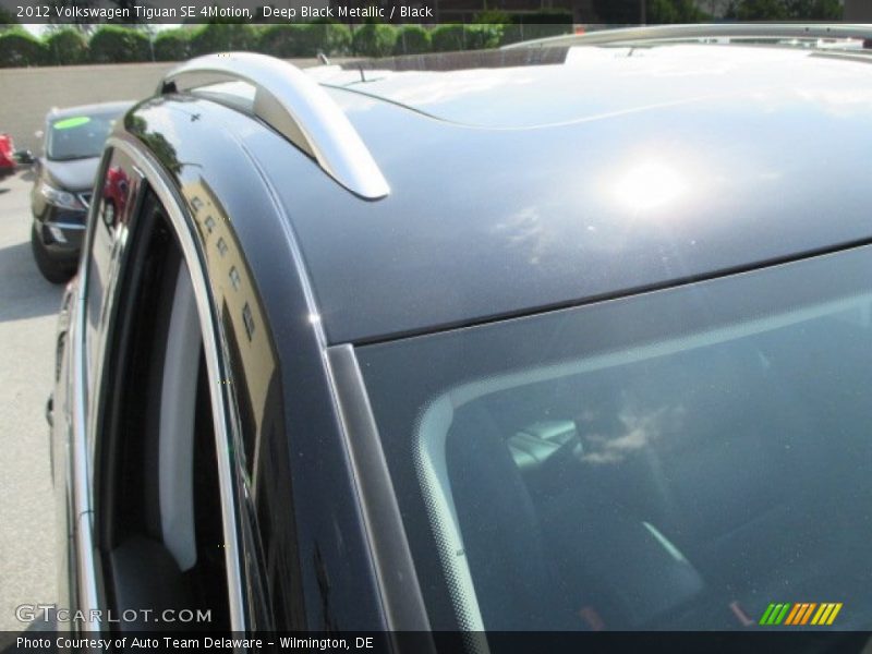 Deep Black Metallic / Black 2012 Volkswagen Tiguan SE 4Motion