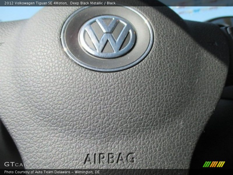 Deep Black Metallic / Black 2012 Volkswagen Tiguan SE 4Motion